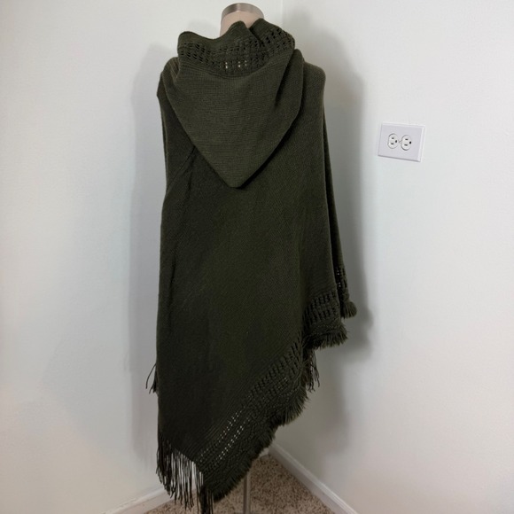 Minette Olive Green Knit Hooded Poncho Fringe O/S One Size Oversized NWT - Picture 6 of 11